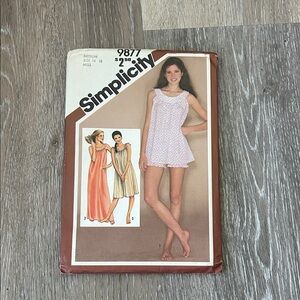 Simplicity Pattern 9877 Sleeveless Nightgown uncut